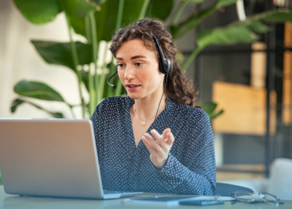 bijbanen voor medische studenten, student geneeskunde, student gezondheidswetenschappen, student biomedische wetenschappen aan het werk als Junior Triagist